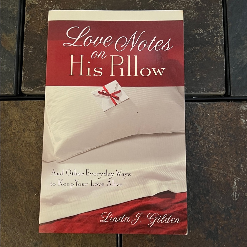 Love Notes on His Pillow Book- *like new*